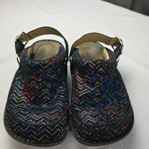 Alegria Women's Black Colorful Chevron Clogs Shoes Buckle Strap Sz 36/6 GUC READ